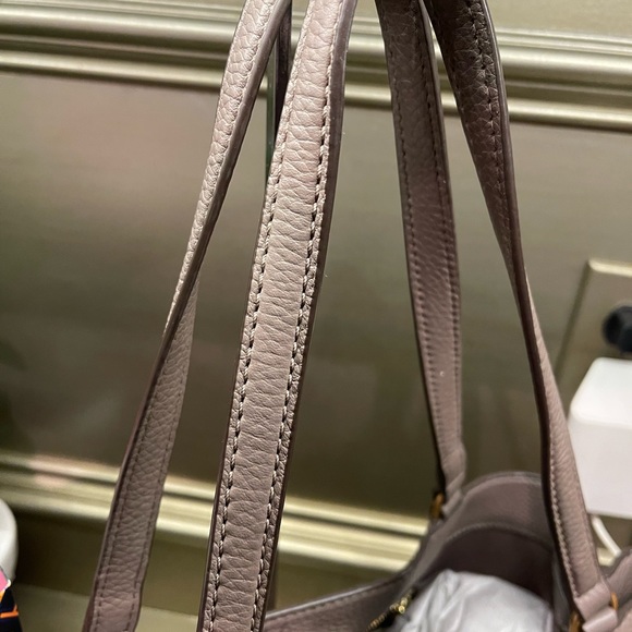 ✨Tory Burch McGraw Triple Compartment Purse ✨ - Picture 13 of 14